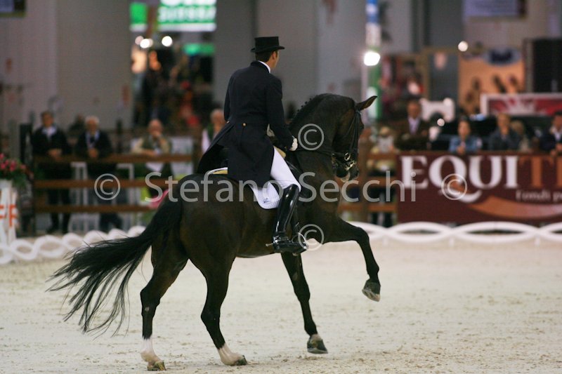 LAUGKS_MEGGLE\'S WELTTALL_MILANO_2011_SS2_2449.jpg